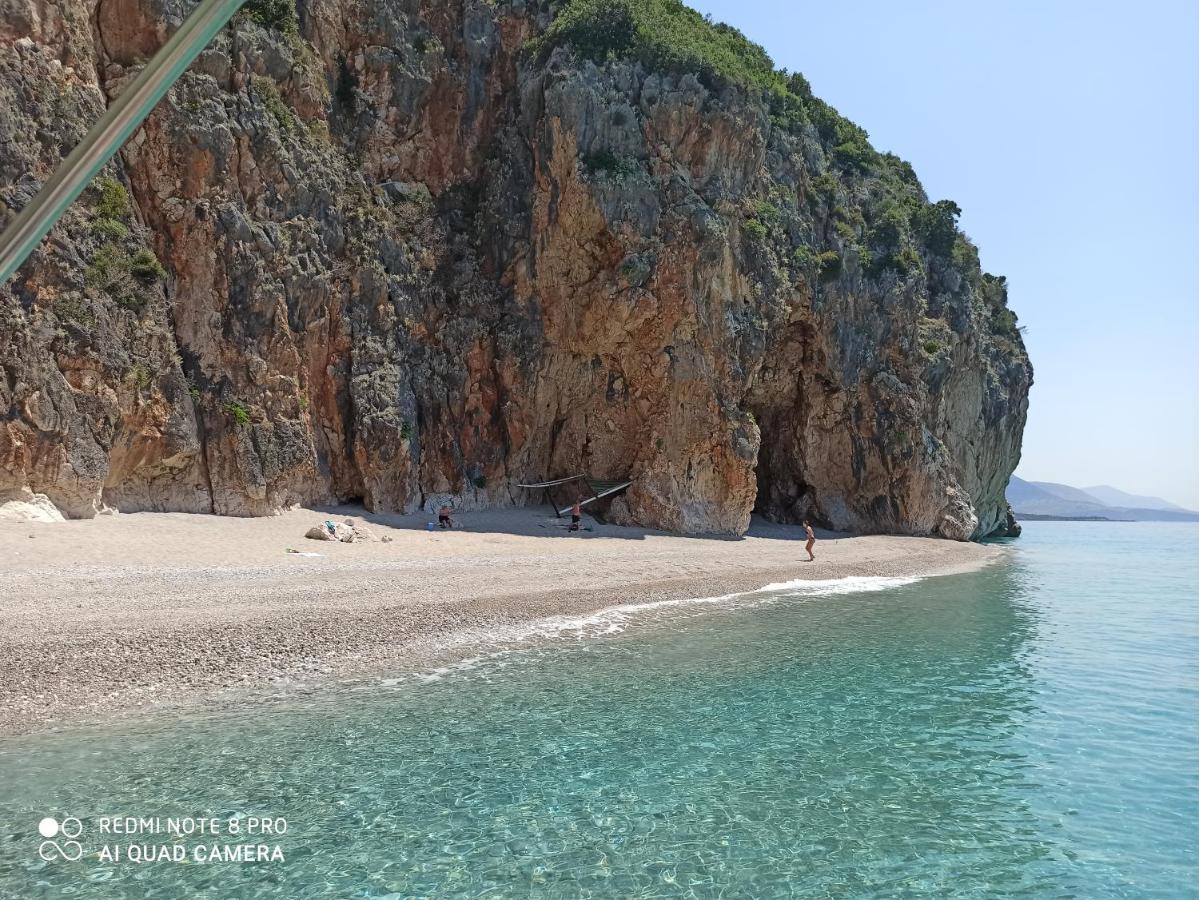 George Hotel Rooms&Suites Himare Exterior photo